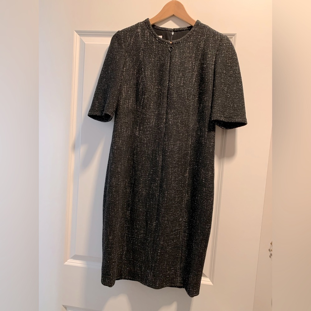 AKRIS punto black and cream shift dress - size 10. Fabric is slightly stretchy.